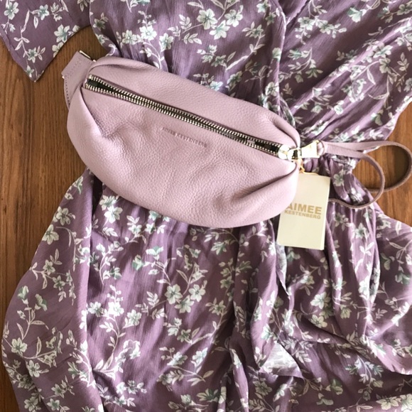 💕 Lavender Lilac floral wrap Dress - Picture 6 of 7